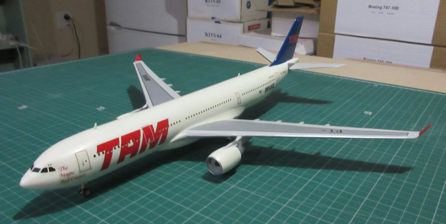 Airbus A330-200 - Revell 144